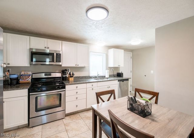 9071 Charles Court, Twinsburg, OH 44087