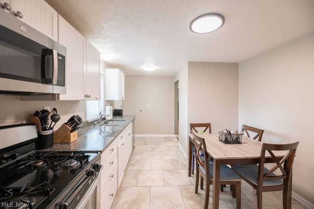 9071 Charles Court, Twinsburg, OH 44087