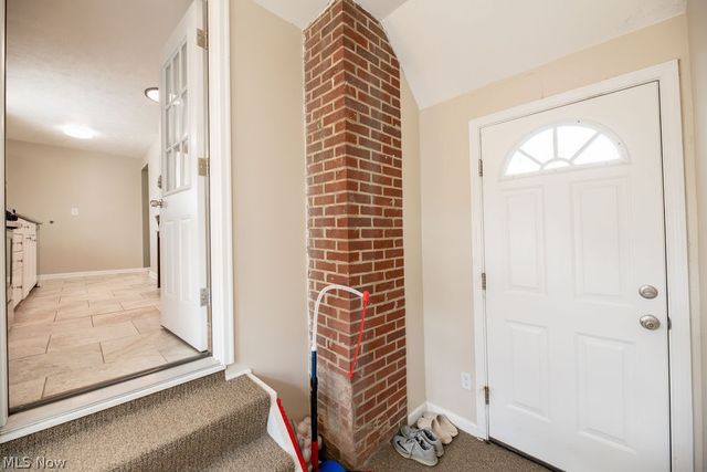 9071 Charles Court, Twinsburg, OH 44087