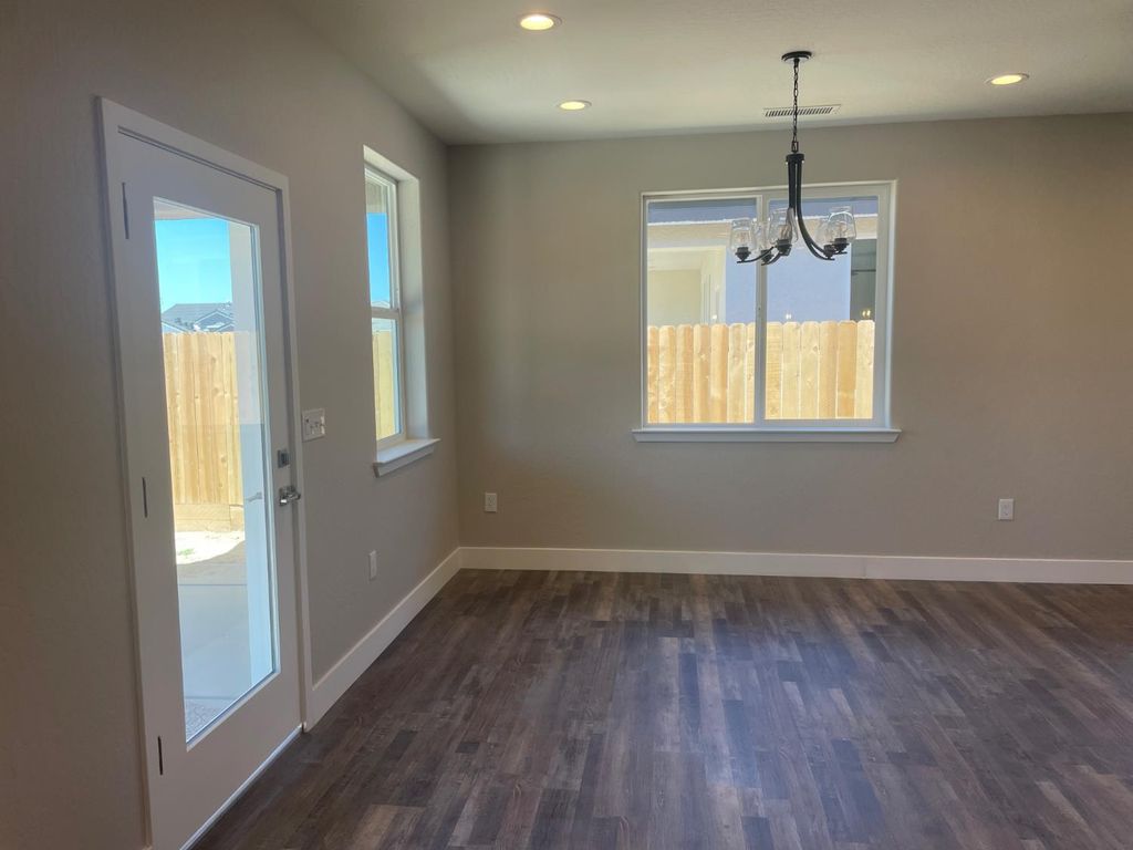Image 4 of property listing at 16259 West David Ave, Kerman, CA 93630