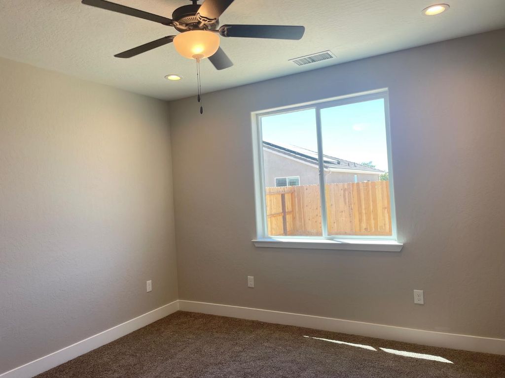 Image 6 of property listing at 16259 West David Ave, Kerman, CA 93630