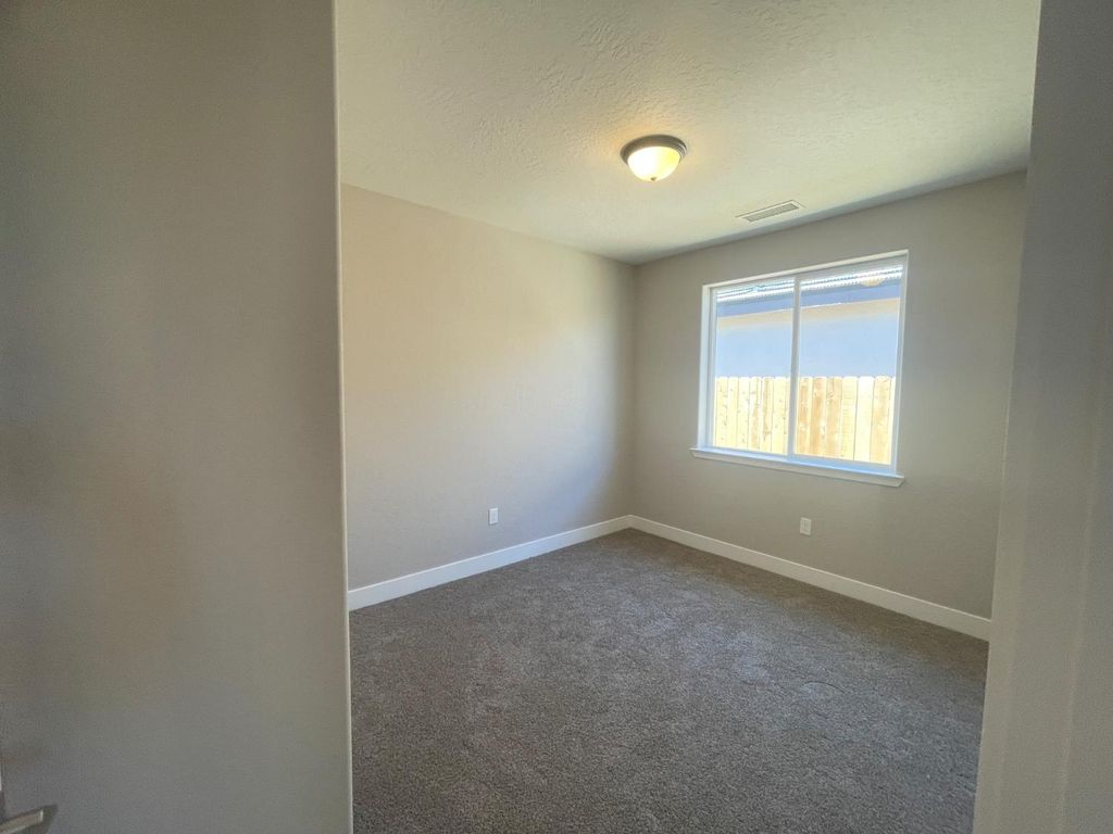 Image 8 of property listing at 16259 West David Ave, Kerman, CA 93630