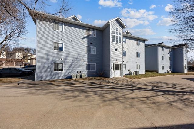930A Boston Way 11, Coralville, IA 52241