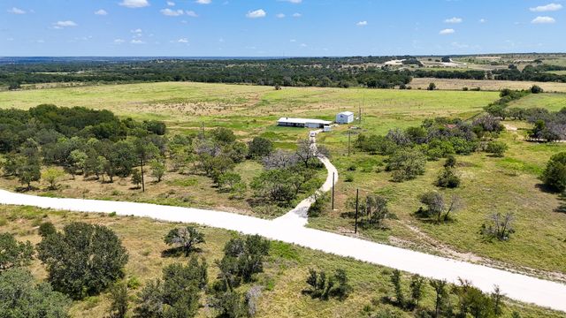 326 Tatanka Trail, Gustine, TX 76455