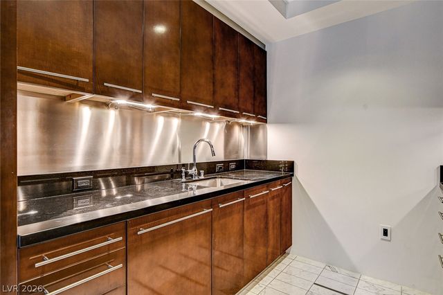 2700 South Las Vegas Boulevard 1305, Las Vegas, NV 89109