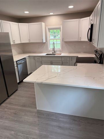 840 E Ovid Avenue, Des Moines, IA 50316