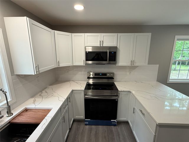 840 E Ovid Avenue, Des Moines, IA 50316