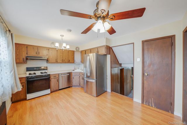 344 Woods Road, North Babylon, NY 11703