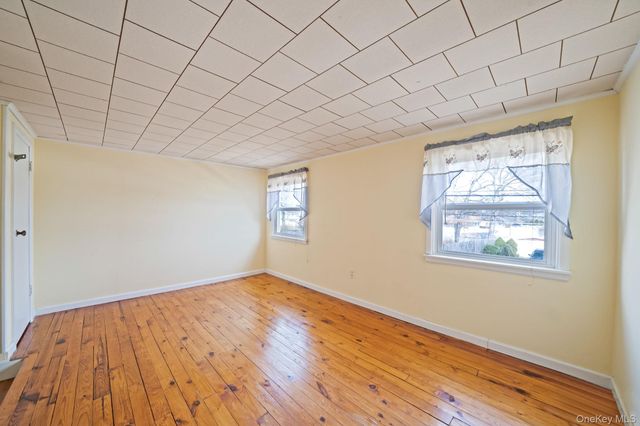 344 Woods Road, North Babylon, NY 11703