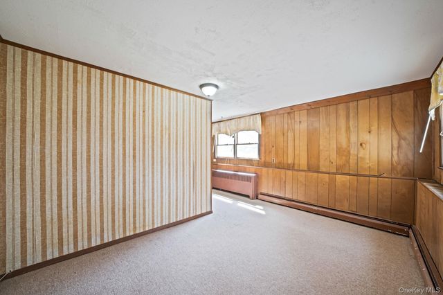 344 Woods Road, North Babylon, NY 11703