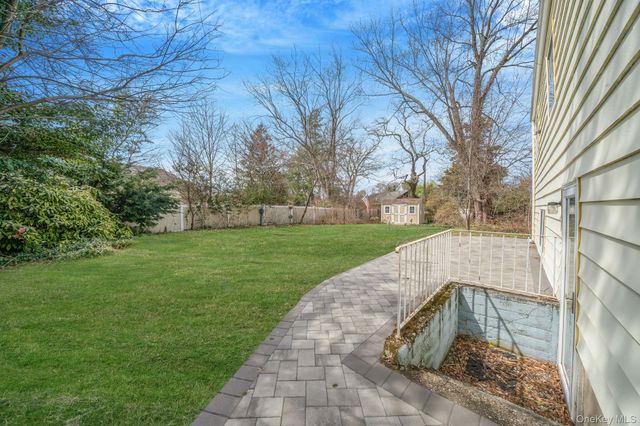 344 Woods Road, North Babylon, NY 11703