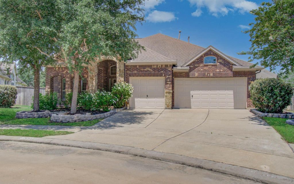 28666 Pleasant Forest Drive, Katy, TX 77494