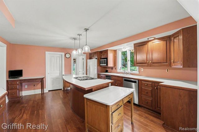 3970 Van Amberg Road, Brighton, MI 48114