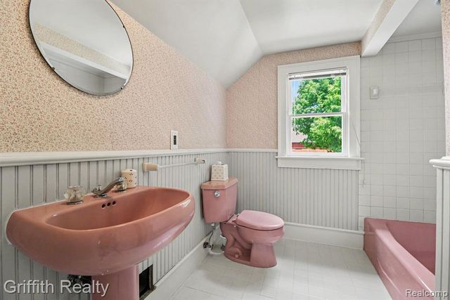 3970 Van Amberg Road, Brighton, MI 48114
