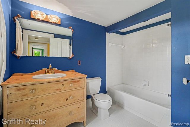 3970 Van Amberg Road, Brighton, MI 48114