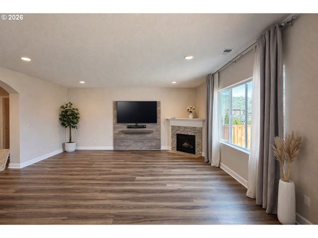 2545 WINDSTREAM St, Forest Grove, OR 97116