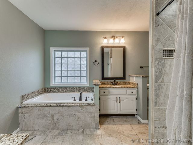 3713 S 71st West Avenue, Tulsa, OK 74107