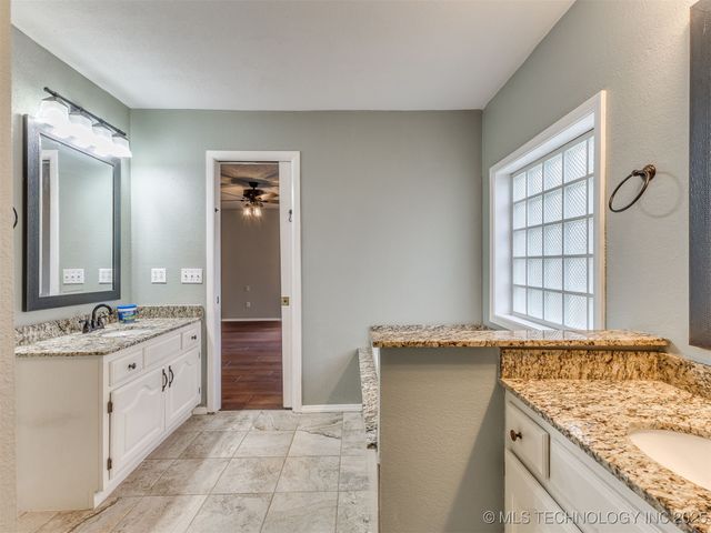 3713 S 71st West Avenue, Tulsa, OK 74107