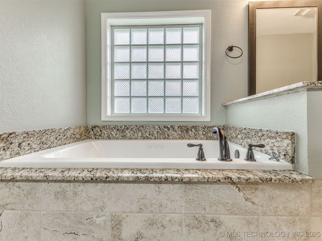 3713 S 71st West Avenue, Tulsa, OK 74107