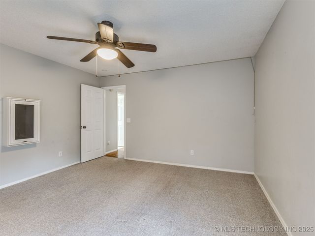 3713 S 71st West Avenue, Tulsa, OK 74107