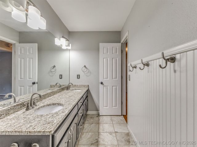 3713 S 71st West Avenue, Tulsa, OK 74107