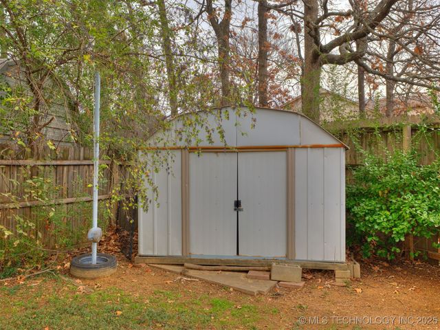 3713 S 71st West Avenue, Tulsa, OK 74107