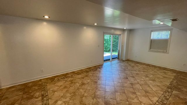 2263 Bluegrama Drive, Burlington, KY 41005