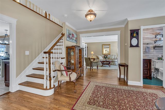 251 Vineyard Road, Huntington Bay, NY 11743