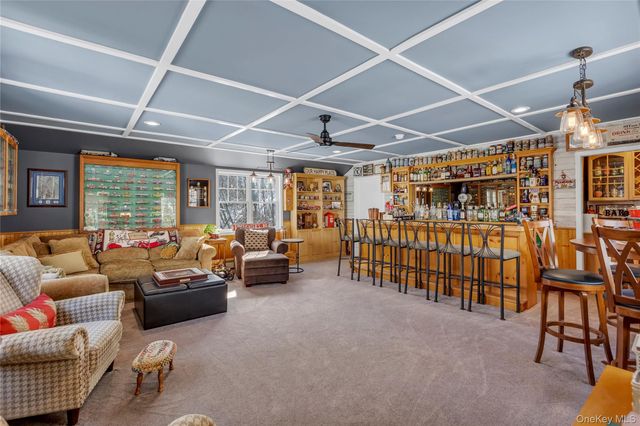 251 Vineyard Road, Huntington Bay, NY 11743