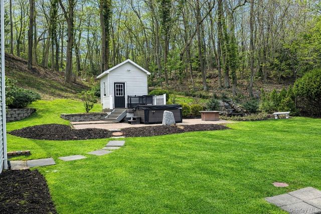 251 Vineyard Road, Huntington Bay, NY 11743