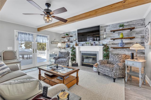 251 Vineyard Road, Huntington Bay, NY 11743