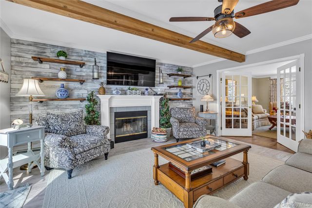 251 Vineyard Road, Huntington Bay, NY 11743