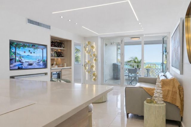 3409 AVE. ISLA VERDE 404, Carolina, PR 00979