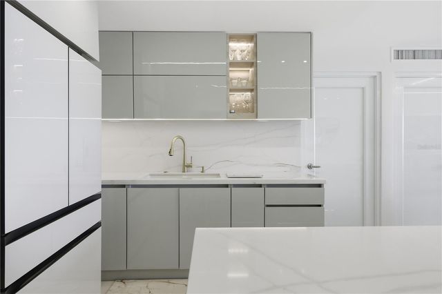 3409 AVE. ISLA VERDE 404, Carolina, PR 00979