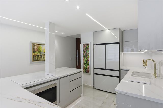 3409 AVE. ISLA VERDE 404, Carolina, PR 00979