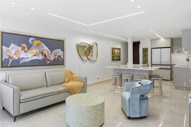 3409 AVE. ISLA VERDE 404, Carolina, PR 00979