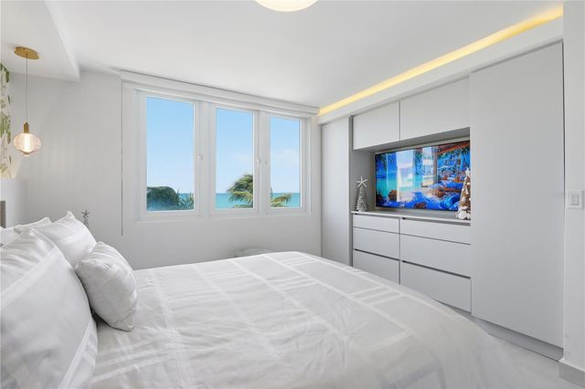 3409 AVE. ISLA VERDE 404, Carolina, PR 00979