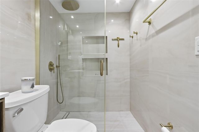 3409 AVE. ISLA VERDE 404, Carolina, PR 00979