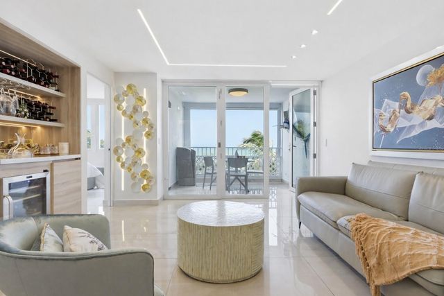 3409 AVE. ISLA VERDE 404, Carolina, PR 00979
