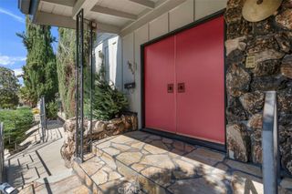 22040 Tiara Street, Woodland Hills, CA 91367