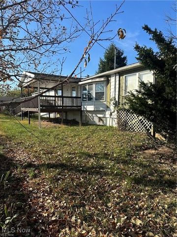 735 Bramblewood Heights Road, Marietta, OH 45750