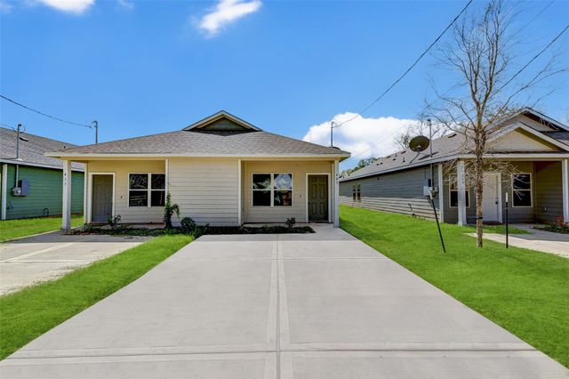 409 E Avenue G, Conroe, TX 77301