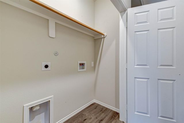 409 E Avenue G, Conroe, TX 77301