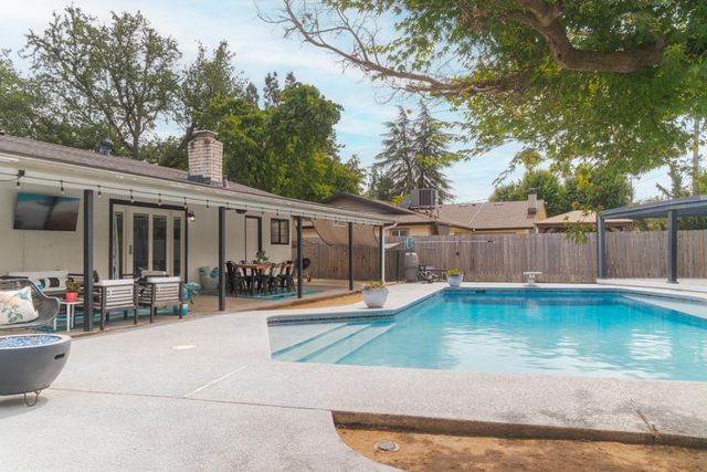 5739 N Pleasant Avenue, Fresno, CA 93711