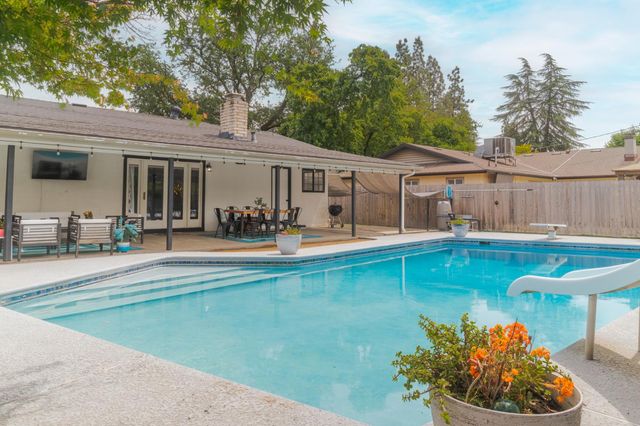 5739 N Pleasant Avenue, Fresno, CA 93711