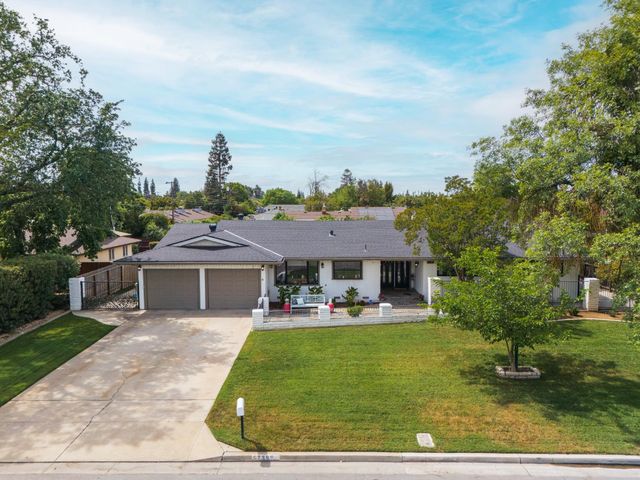 5739 N Pleasant Avenue, Fresno, CA 93711
