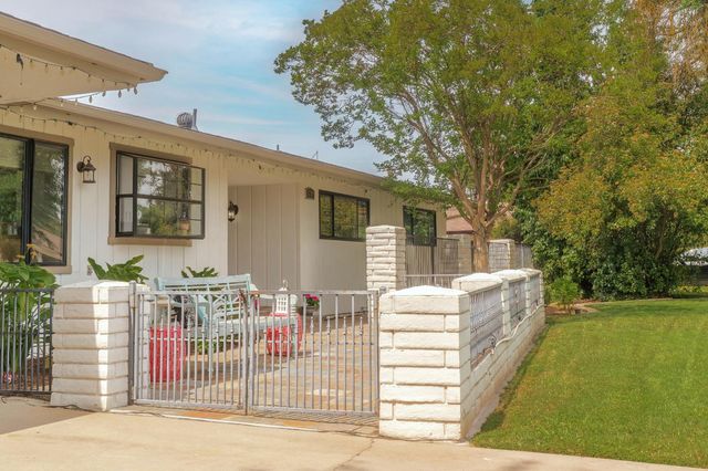 5739 N Pleasant Avenue, Fresno, CA 93711