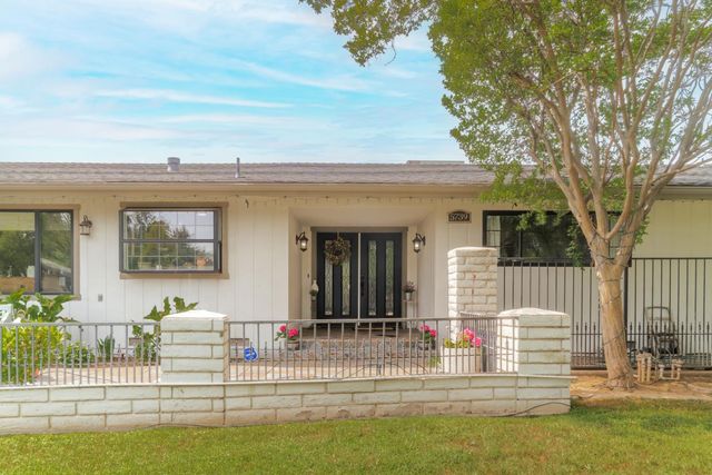 5739 N Pleasant Avenue, Fresno, CA 93711