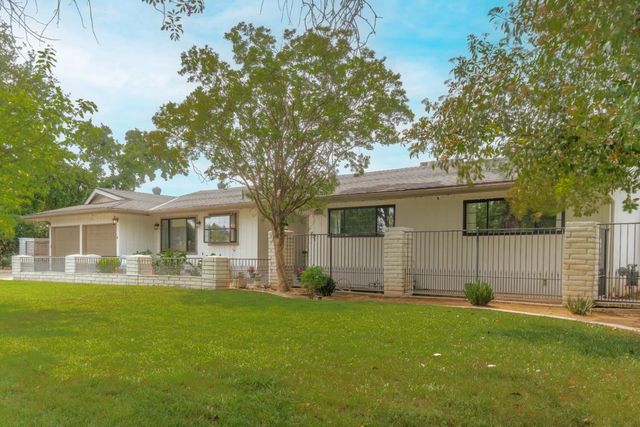 5739 N Pleasant Avenue, Fresno, CA 93711
