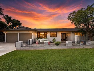 5739 N Pleasant Avenue, Fresno, CA 93711